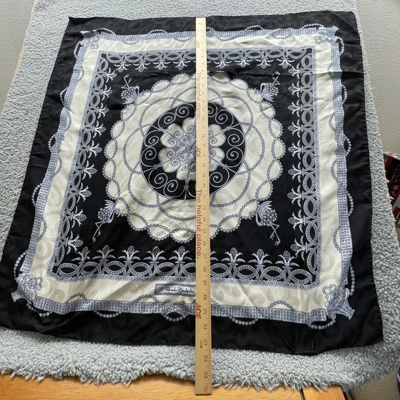 Renato Balestra‎ Scarf 100% Silk 33'x33''Floral Black White Made In Italy - Picture 10 of 10